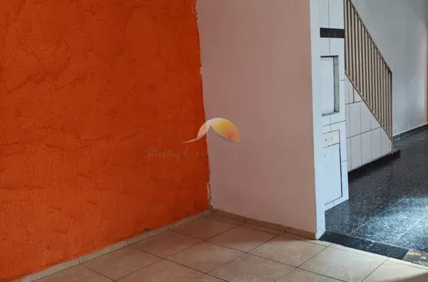 ALUGA-SE CASA NO BAIRRO VILA PODDIS!