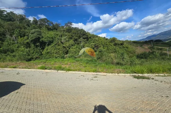 VENDO ÓTIMO TERRENO NO CONDOMÍNIO OLHOS D'ÁGUA II