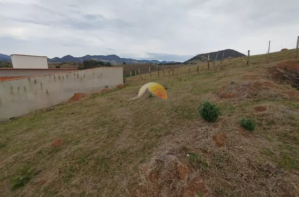 VENDO TERRENO NO BAIRRO COLINA VERDE