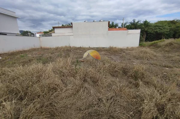 VENDE-SE TERRENO NO LOTEAMENTO PORTUGAL!