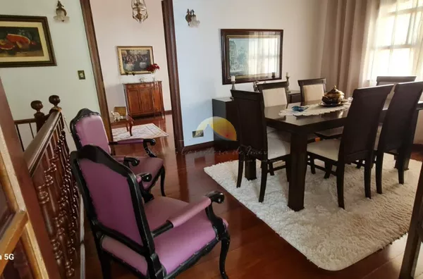VENDO ENCANTADORA CASA NO CENTRO DE ITAJUBÁ!