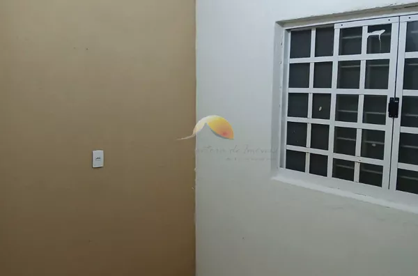 VENDE-SE ÓTIMA CASA EM MARIA DA FÉ 