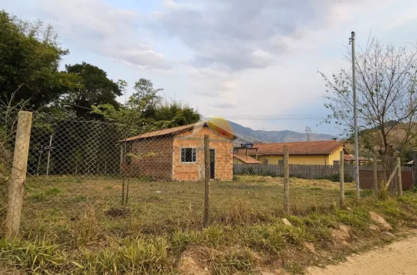 VENDE-SE CHÁCARA NOS FREIRES EM PIRANGUÇU