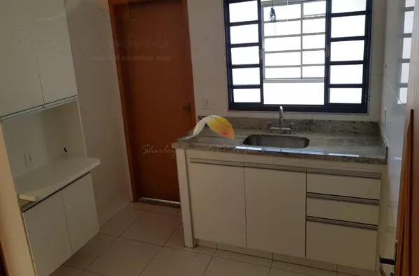 ALUGO ÓTIMO APARTAMENTO NO BAIRRO VARGINHA!