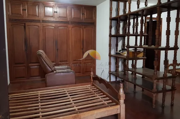 VENDE-SE SOBRADO NO BAIRRO SÃO VICENTE