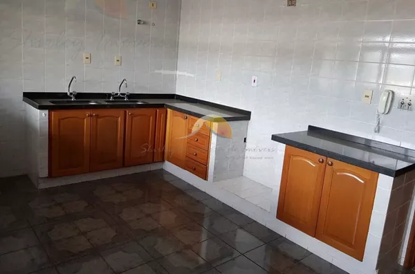 VENDE-SE APARTAMENTO NO BAIRRO VARGINHA