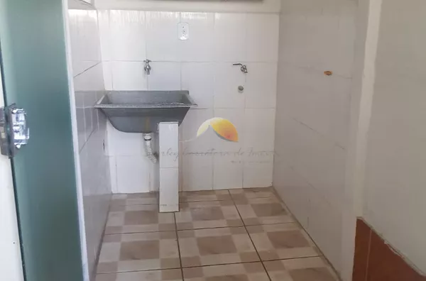 ALUGA-SE CASA NO BAIRRO VARGINHA