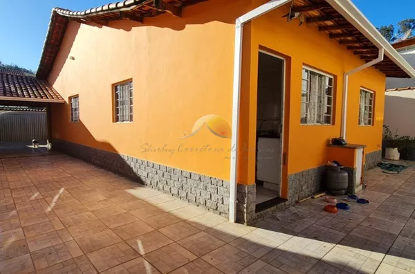 VENDO ÓTIMA CASA NO BAIRRO VARGINHA