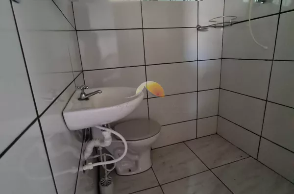 ALUGA-SE SUÍTE NO BAIRRO VARGINHA