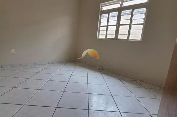 ALUGO ÓTIMA CASA NO BAIRRO NOSSA SENHORA DE FÁTIMA!