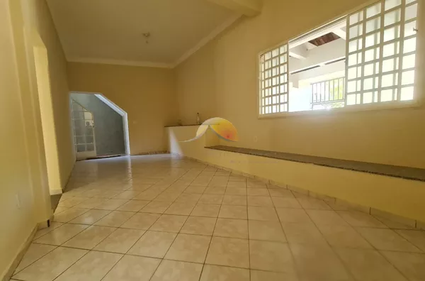 VENDE-SE APARTAMENTO TÉRREO NO BAIRRO ORIENTE