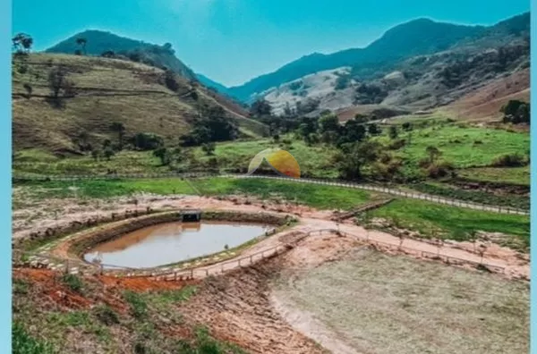 VENDE-SE CHACARA EM PIRANGUÇU