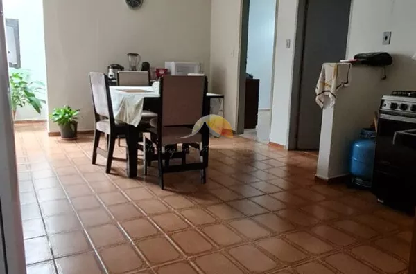 VENDE-SE CASA NO BAIRRO ESTIVA