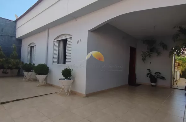 VENDO EXCELENTE CASA NO BAIRRO MEDICINA