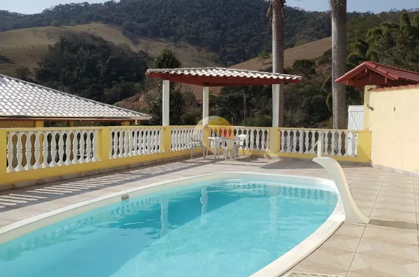 VENDO ÓTIMA CHÁCARA EM SÃO JOSÉ DO ALEGRE