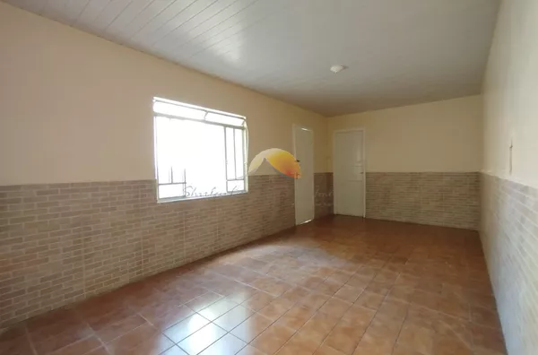 ALUGO EXCELENTE SUÍTE NO BAIRRO VARGINHA!