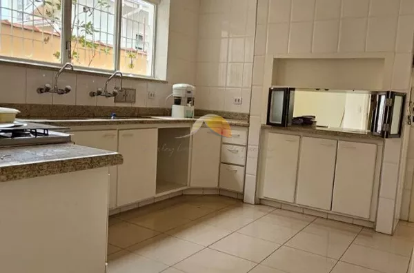 VENDO EXCELENTE CASA NO CORAÇÃO DE ITAJUBÁ!