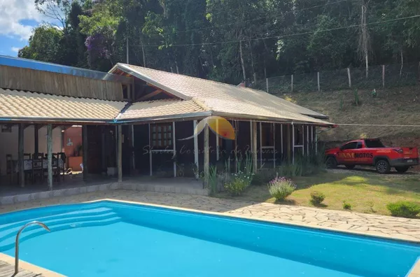 VENDO EXCELENTE CHÁCARA NO BAIRRO SÃO PEDRO