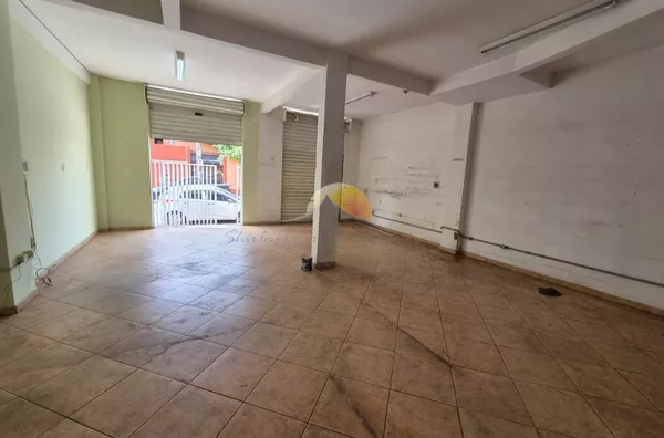 VENDO OU ALUGO ÓTIMO PONTO COMERCIAL NO BAIRRO VARGINHA! - Foto 1