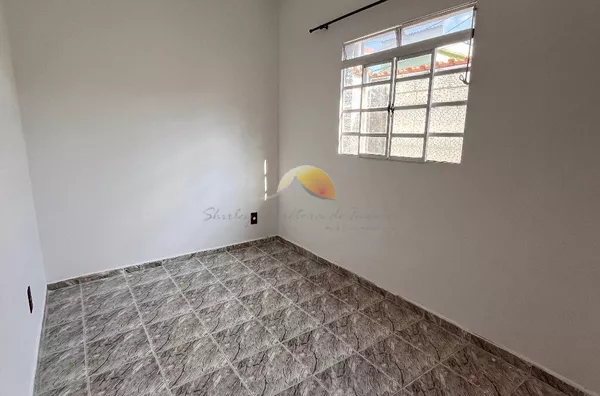 ALUGO APARTAMENTO TÉRREO NO BAIRRO VILA PODDIS!