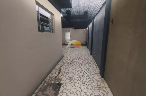 VENDO EXCELENTE CASA NO BAIRRO SÃO VICENTE