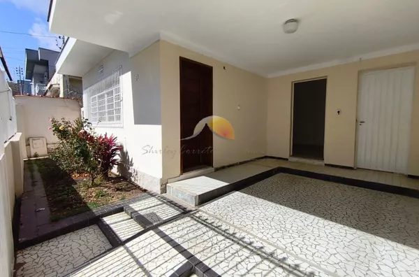 VENDO EXCELENTE CASA NO BAIRRO SÃO VICENTE!
