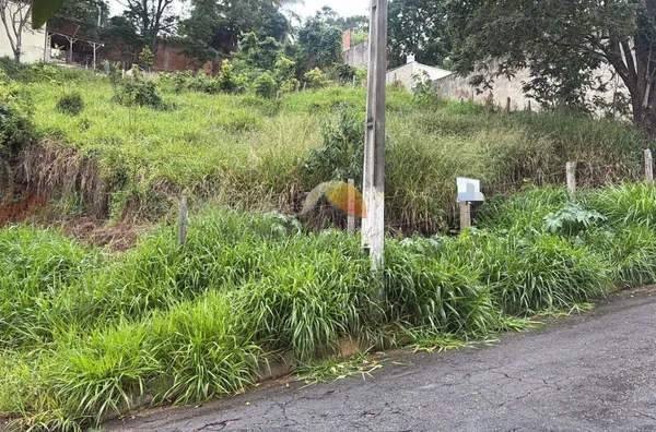 VENDO EXCELENTE TERRENO NO BAIRRO MORRO CHIC