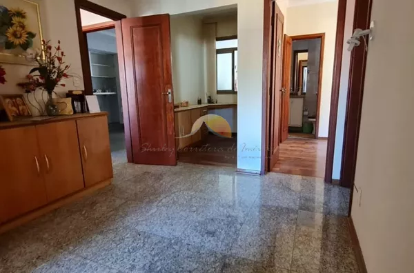VENDE-SE BELO APARTAMENTO NO BAIRRO VARGINHA