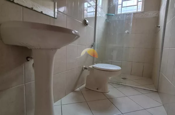 ALUGO ÓTIMA CASA NO BAIRRO NOSSA SENHORA DE FÁTIMA!