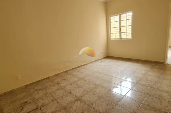 VENDO ÓTIMA CASA NO BAIRRO MEDICINA