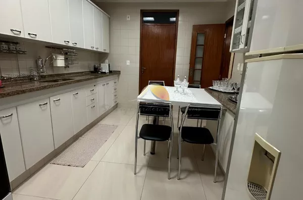 VENDO APARTAMENTO NO EDIFÍCIO APOLLO NO CENTRO!