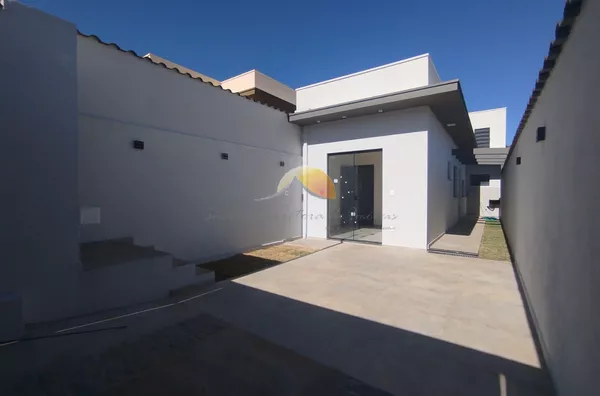 VENDO ÓTIMA CASA NO BAIRRO SANTA TEREZINHA