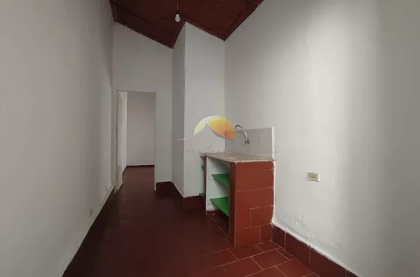 ALUGA-SE EXCELENTE KITNET NO BAIRRO MORRO CHIC!