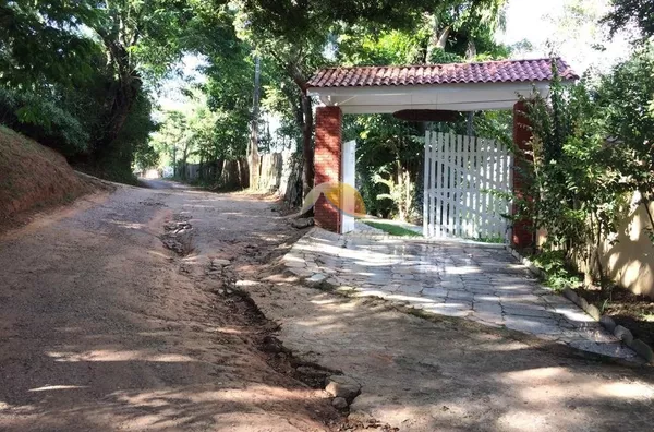 VENDE-SE ÓTIMA CHÁCARA EM PIRANGUINHO!