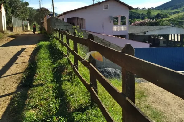 VENDE-SE ÓTIMA CHÁCARA EM PIRANGUINHO