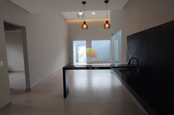 VENDE-SE EXCELENTE CASA NO VALE DAS HORTÊNSIAS