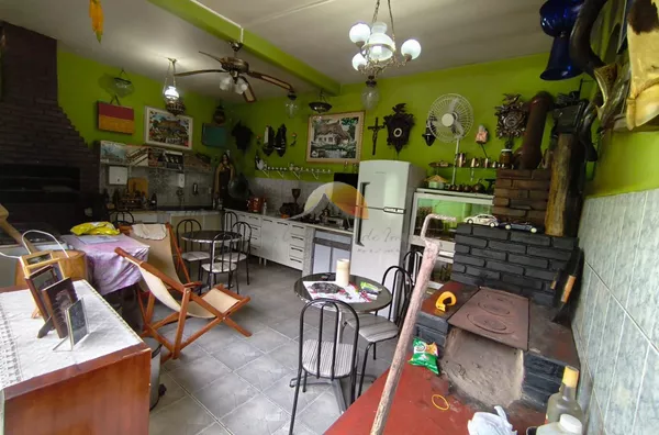 VENDO ÓTIMA CASA NO BAIRRO SÃO SEBASTIÃO 