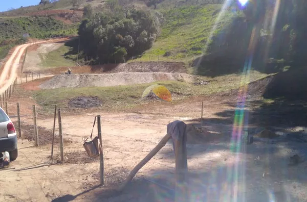 VENDE-SE TERRENO EM CONDOMÍNIO EM DELFIM MOREIRA