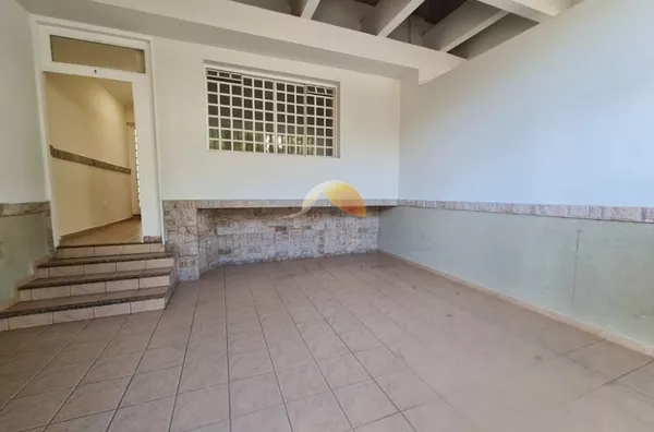 VENDE-SE APARTAMENTO TÉRREO NO BAIRRO ORIENTE