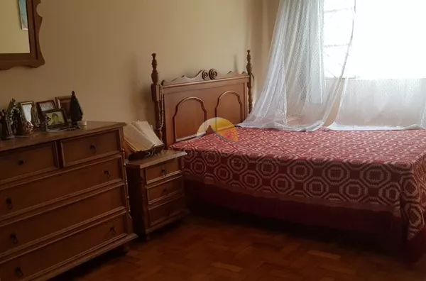 VENDE-SE CASA NO BAIRRO VARGINHA