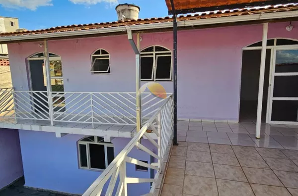 VENDO ÓTIMA CASA NO JARDIM BERNADETE