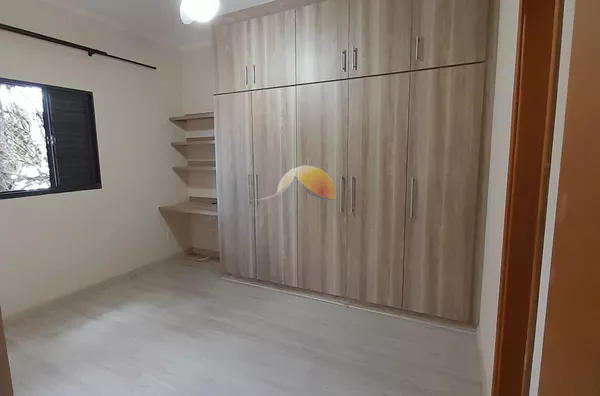 ALUGO ÓTIMO APARTAMENTO NO BAIRRO VARGINHA!