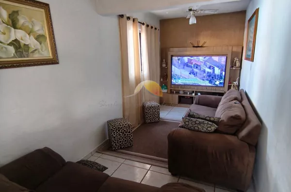 VENDO ÓTIMA CASA NO BAIRRO REBOURGEON