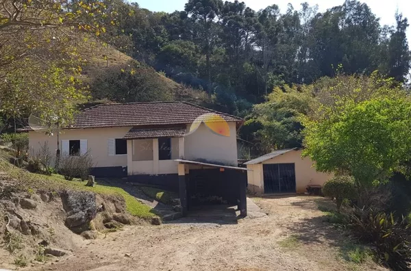 EXCELENTE SÍTIO PRÓXIMO A ITAJUBÁ!