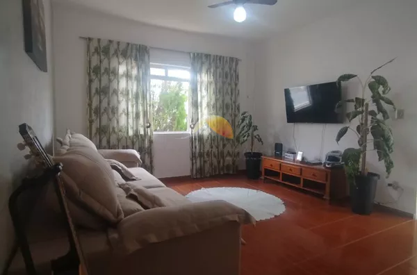 VENDO EXCELENTE CASA NO BAIRRO SÃO VICENTE