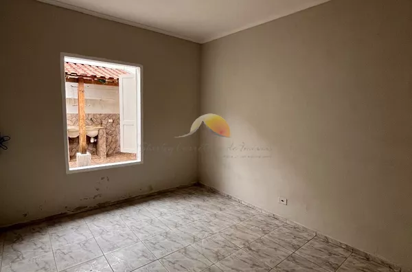 ALUGO ÓTIMA CASA NO BAIRRO SANTA ROSA!