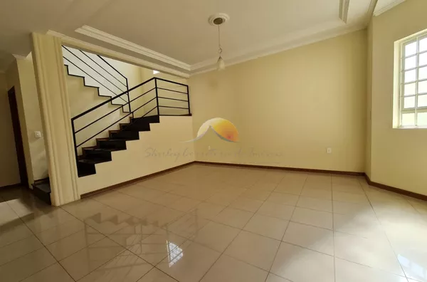 VENDO ÓTIMA CASA NO BAIRRO SÃO VICENTE