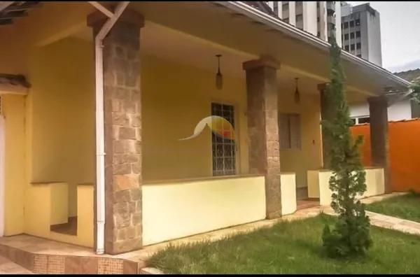 VENDO EXCELENTE CASA NA AVENIDA BPS!