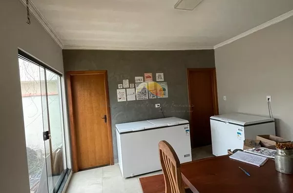 VENDO ÓTIMA CASA NO BAIRRO VARGINHA
