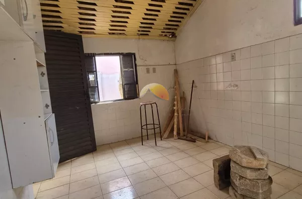 VENDO EXCELENTE CASA NO BAIRRO MORRO CHIC!